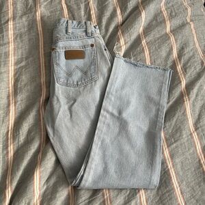 Wrangler Women's High Rise Jeans - Light Blue